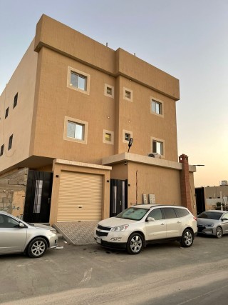 فيلا للبيع حي العارض