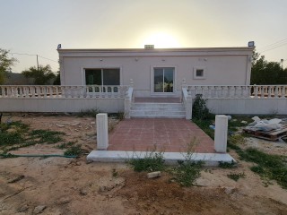 مزرعة للبيع في العيينة حي العين