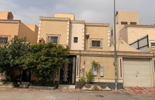 فيلا +شقتين للبيع بحي المونسية