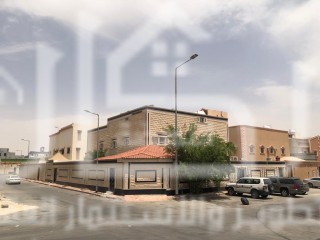 فيلا مع ثلاث شقق للبيع حي اليرموك